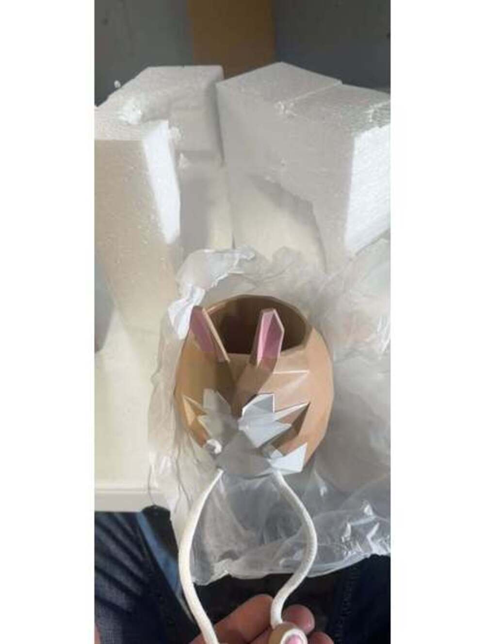Polygonal Rabbit Figurine - Picture 2 of 3